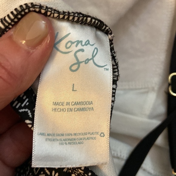 Kona Sol one piece bathing suit, size L, good used condition - Picture 6 of 6